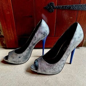 Beautiful ALDO high heels!